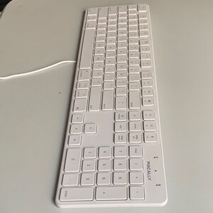 White Wired Keyboard
